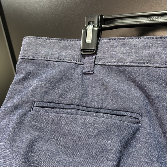 Izod Golf Straight Fit 4 pocket,moisture wicking,sun protection,flex, belt loop - Picture 5 of 6